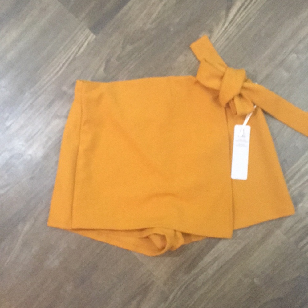 🆕 Mustard wrap skort - Picture 2 of 4